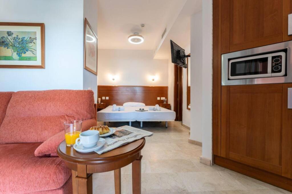 Ct 240 - Beachfront Apartment -Don Juan Manilva Buitenkant foto