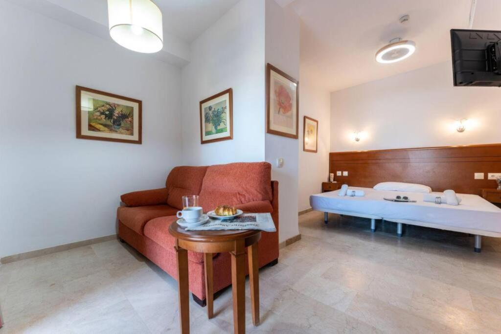 Ct 240 - Beachfront Apartment -Don Juan Manilva Buitenkant foto