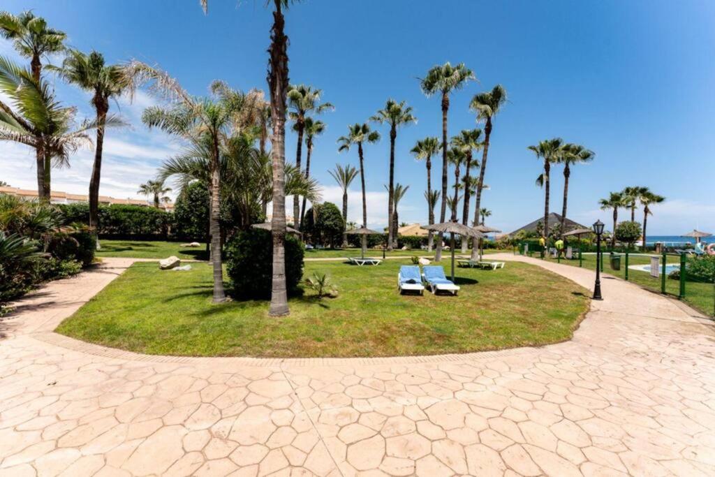 Ct 240 - Beachfront Apartment -Don Juan Manilva Buitenkant foto
