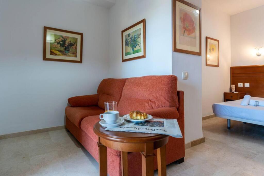 Ct 240 - Beachfront Apartment -Don Juan Manilva Buitenkant foto